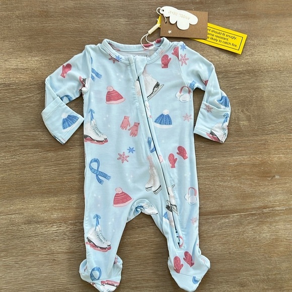 Angel Dear Baby Girl Bamboo Footie Sleeper Ice Skating Newborn 9-12 months - Picture 1 of 4